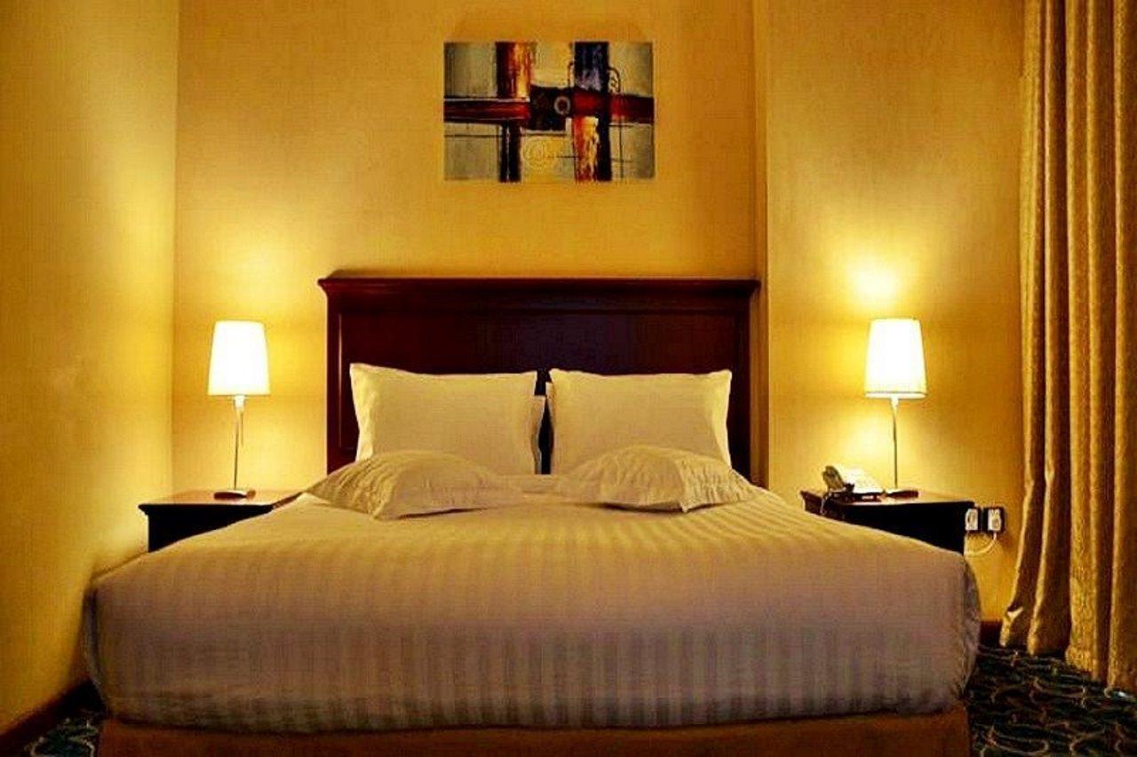 Richmond Greens Hotel Дубай Экстерьер фото